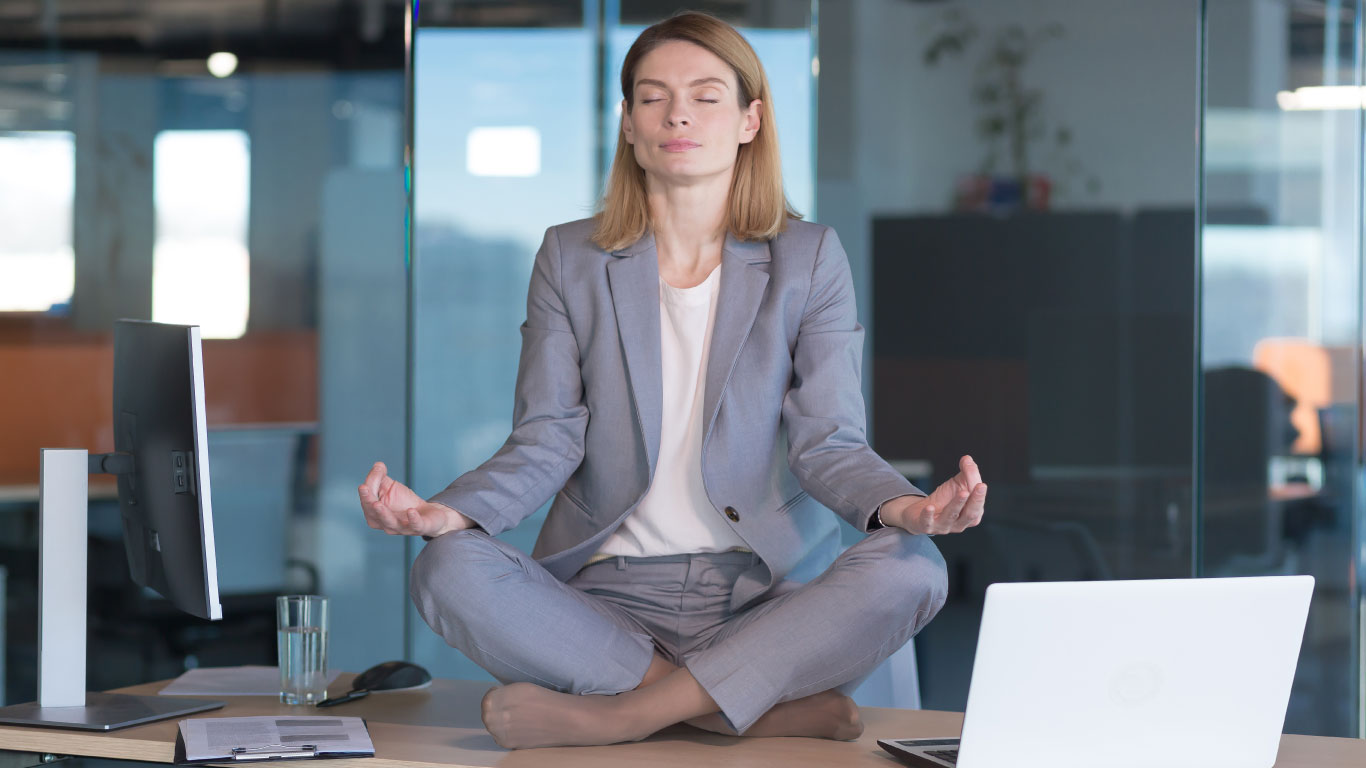 Yoga para emprendedores Emprendedora haciendo Yoga